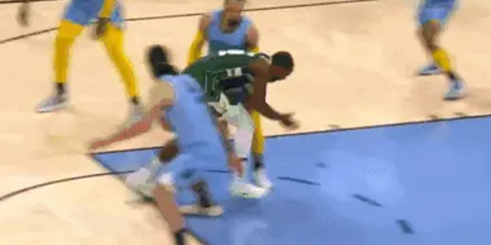 雄鹿轻取活塞巩固季后赛席位