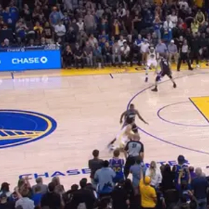 库里三分绝杀引爆微博热搜