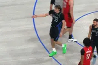 写意~弗拉格断球背运过人一条龙 一挑三迎着卡马拉打进2+1