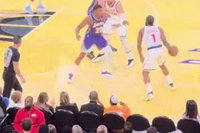 手拿把掐！哈登单打克莱伯 标志性后撤步三分一箭穿心！