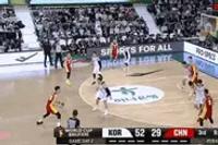 不错的信号！高诗岩弧顶接球命中三分