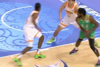 差了一点！李晓旭反击欲送追身大帽 不料打手犯规2分打进还有加罚