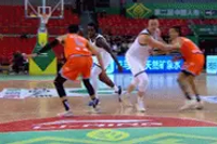 双外援撑起进攻！克罗斯20中12砍下31分10板 汉普顿拿到21分3助