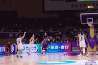 神仙球！于德豪接球命中第三节压哨打板三分