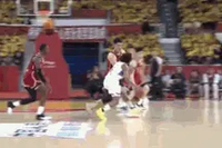 逼抢动作过大！葛昭宝弧顶夹击犯规 犯满离场