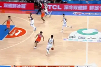 年轻血液的配合！杨曦皓抢断直接长传 邹阳反击撤步三分自信命中