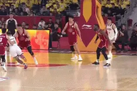 拿手好戏！贾明儒鬼魅断球 随后长甩助飞迪亚洛快攻滑翔劈扣