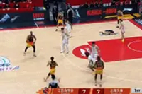 犯满离场！贾尔斯17中7拿到18分8板 另有2断1帽