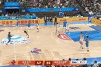 手拿把掐！陈盈骏弧顶接球命中加长压哨三分球