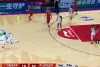 好配合！陈国豪掩护后顺下 接托马斯击地妙传双手暴扣！