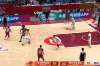 手拿把掐！兰道夫弧顶控时间从容命中首节压哨三分球