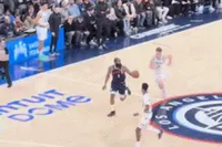 灵机一动！哈登反击急停试图找队友 陀螺转后上下步挑篮命中！