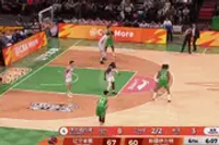 上头了？鄢手骐三分不中 随手拉一把送新疆违体犯规