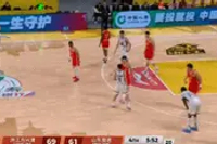 重锤火花！克里斯空切接球 腾空而起双手吊筐暴扣