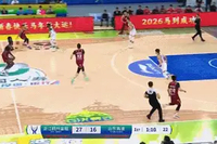 气势如虹！约克超远三分不中&琼斯飞身补扣 浙江13-2打停山东！