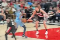 拓媒：杨瀚森那下算犯规那1场球得吹罚160次 明星中锋裁判就不管