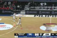 止住颓势！赵睿弧顶借掩护果断三分出手 皮球穿网而过