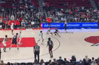 你觉得杨瀚森现在算得上融入球队了吗？