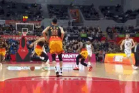 一己之力拉开分差！郭昊文两分钟个人打出7-0小高潮&单节已经12分