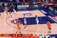 推土机刹车！洛夫顿急停将纪卓弹飞在地 随后稳稳命中跳投