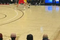 什么都来了！杨瀚森假掩护后迅速外弹 空位三分稳稳命中！