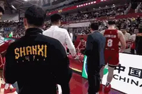 气炸了！被新疆连续追分 山西主帅潘江暂停期间疯狂输出