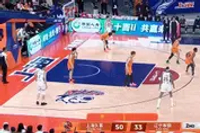 狂轰滥炸！上海外线开炮连中5记三分 将分差拉开到20分