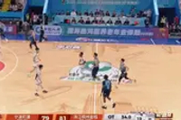 成也萧何败也萧何？兰道夫扑防刘晓宇三分犯规 后者三罚两中追平