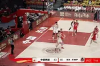探囊取物！王俊杰持球单打 对抗漂移后仰中投两分到手