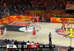 展现威力！张子宇低位霸气要位 转身无视干扰大喊一声将球投进