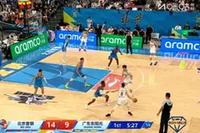 双鬼拍门！周琦与桑普森篮下合力帽翻焦泊乔