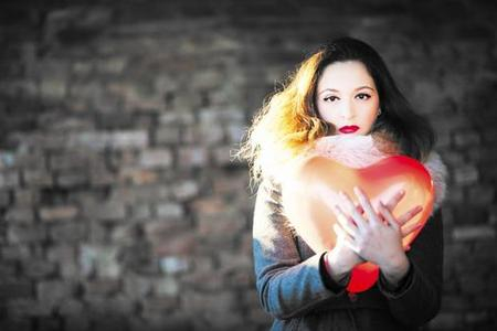 水瓶遭耍变魔鬼疯狂报复