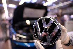 大众汽车集团本周将大规模暂停欧洲工厂生产 或停产两至三周