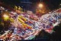 交警蜀黍:道路千万条加塞可能是道德问题 但占道要罚款