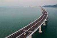 港珠澳大桥耗资1269亿 桥上几十公里不见一台车?