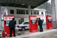 私营油站油价便宜 为什么还免费洗车?离职加油工这样说