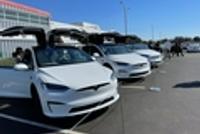 特斯拉新款 Model X 今日交付,带来全新内饰设计