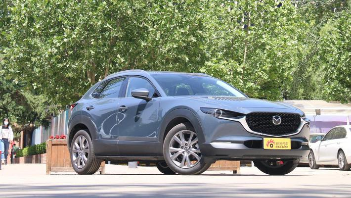实拍马自达CX-30 轿跑+旅行车=跑旅新体验