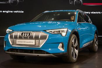 实拍奥迪首款电动SUV