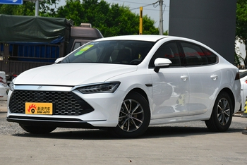 比亚迪秦PLUS DM-i