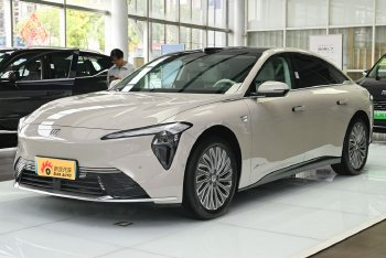 别克至境L7 艾维亚