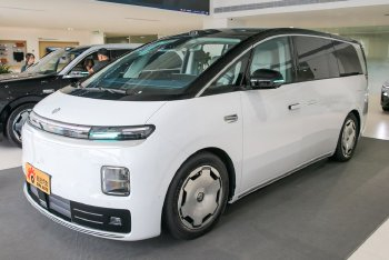 零跑D99纯电 旗舰版