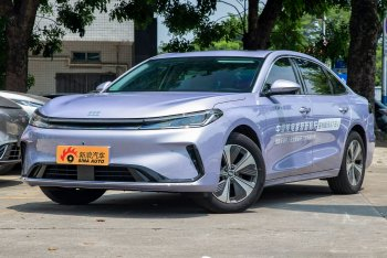 银河A7 EV 臻享版