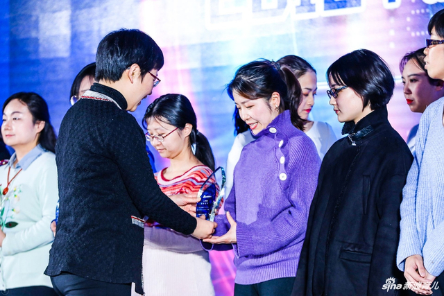 颁奖-网友喜爱的图书