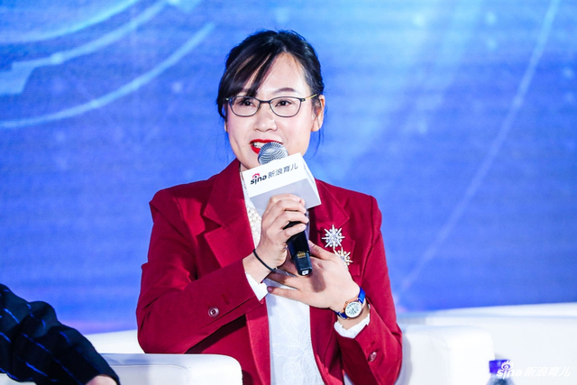 北京晚报读书与成长周刊主任编辑 李峥嵘