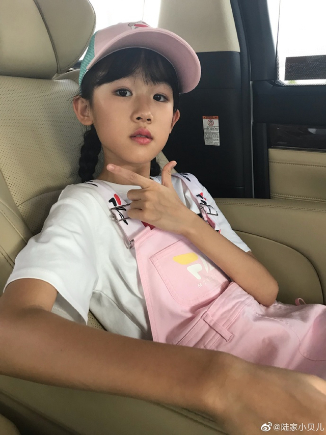 陆毅10岁女儿贝儿晒自拍_新浪图片