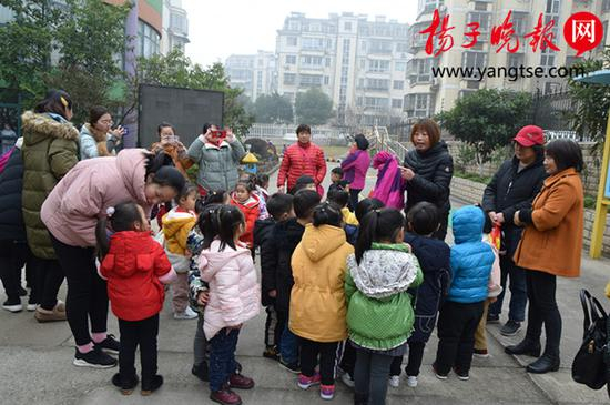 江苏一幼儿园请家长扮人贩子