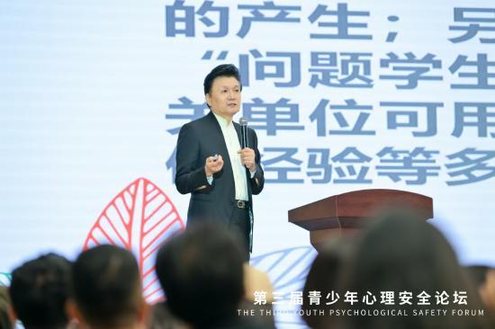 中国陶行知研究会副会长、教育部首任新闻发言人王旭