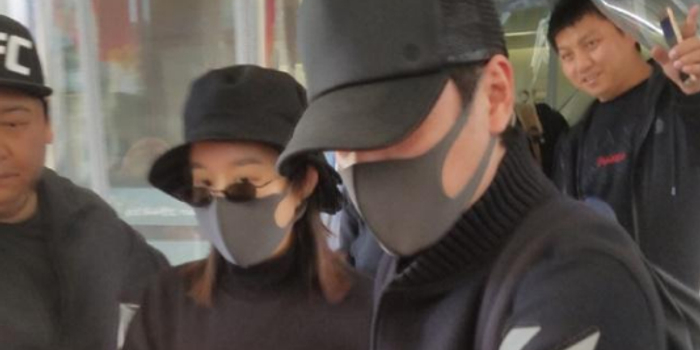 赵丽颖产后出院裹得像粽子 坐月子到底该怎样