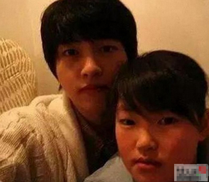 宋仲基和妹妹